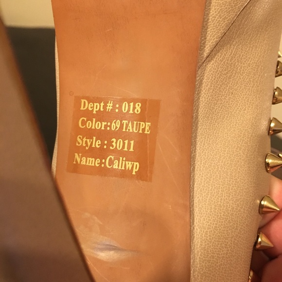 Spiked Studded Platform 5” Heels Size 8M - Picture 5 of 8